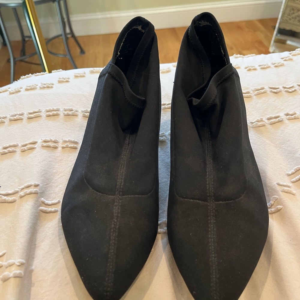 Sock heel kitty pumps